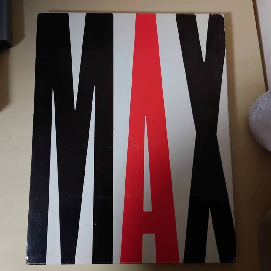 アート・デザイン・音楽 photographs by max vadukul Y's AW25 MAX VADUKUL, TOKYO – THE SHOP YOHJI YAMAMOTO